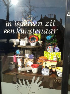 Sinterklaas etalage bij Happy Hands Studios